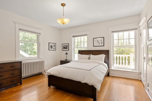 3025 Elbow Drive Sw, Calgary, AB - Indoor Photo Showing Bedroom