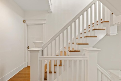 3025 Elbow Drive Sw, Calgary, AB - Indoor Photo Showing Other Room