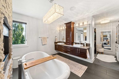 71 Harrison Green, Olds, AB - Indoor Photo Showing Bathroom