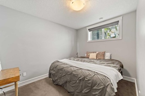 71 Harrison Green, Olds, AB - Indoor Photo Showing Bedroom