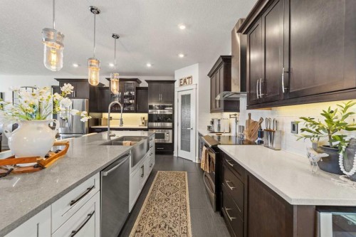 71 Harrison Green, Olds, AB - Indoor Photo Showing Kitchen With Upgraded Kitchen