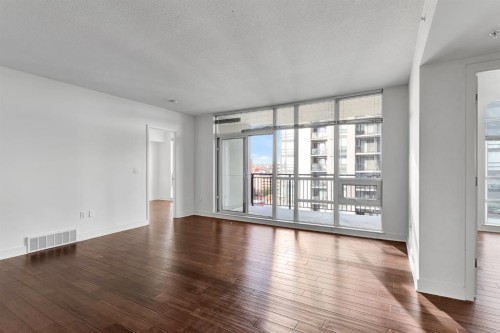 901-1118 12 Avenue Sw, Calgary, AB - Indoor Photo Showing Other Room