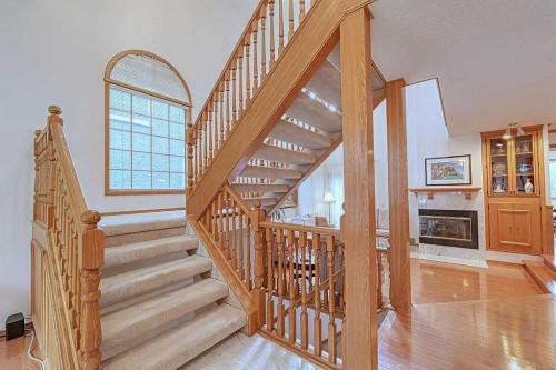 115 Strathaven Circle Sw, Calgary, AB - Indoor Photo Showing Other Room