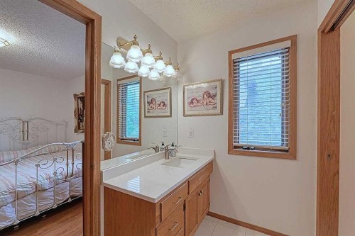 115 Strathaven Circle Sw, Calgary, AB - Indoor