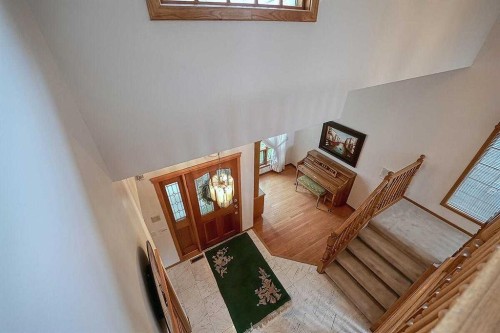 115 Strathaven Circle Sw, Calgary, AB - Indoor Photo Showing Other Room