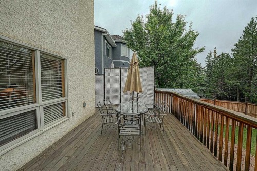 115 Strathaven Circle Sw, Calgary, AB - Outdoor