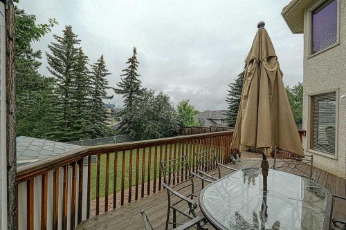 115 Strathaven Circle Sw, Calgary, AB - Outdoor