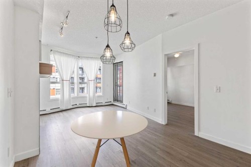 302-2420 34 Avenue Sw, Calgary, AB - Indoor Photo Showing Other Room