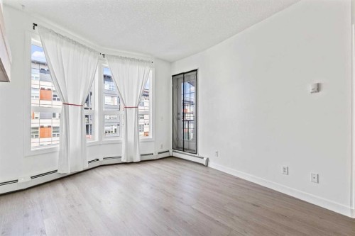 302-2420 34 Avenue Sw, Calgary, AB - Indoor Photo Showing Other Room