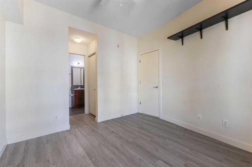 302-2420 34 Avenue Sw, Calgary, AB - Indoor Photo Showing Other Room