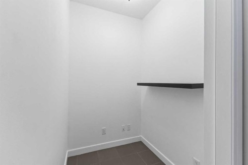 302-2420 34 Avenue Sw, Calgary, AB - Indoor Photo Showing Other Room