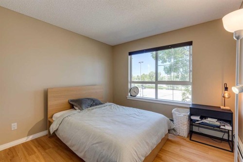 329-22 Richard Place Sw, Calgary, AB - Indoor Photo Showing Bedroom