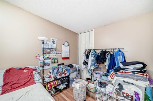 609 40 Street Ne, Calgary, AB - Indoor