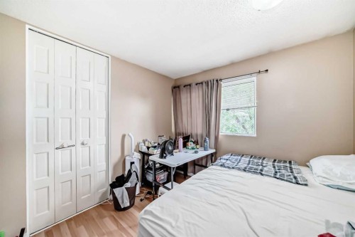 609 40 Street Ne, Calgary, AB - Indoor Photo Showing Bedroom
