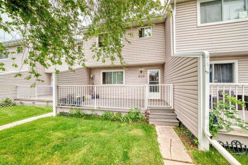 609 40 Street Ne, Calgary, AB - Outdoor With Deck Patio Veranda
