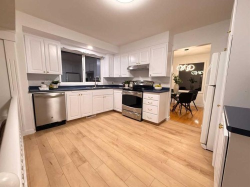 5632 Dalhousie Drive Nw, Calgary, AB - Indoor Photo Showing Kitchen