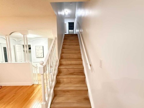 5632 Dalhousie Drive Nw, Calgary, AB - Indoor Photo Showing Other Room