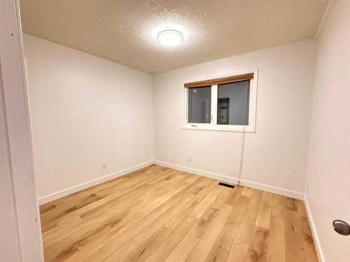 5632 Dalhousie Drive Nw, Calgary, AB - Indoor Photo Showing Other Room