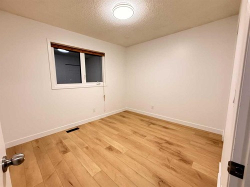 5632 Dalhousie Drive Nw, Calgary, AB - Indoor Photo Showing Other Room