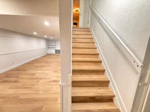 5632 Dalhousie Drive Nw, Calgary, AB - Indoor Photo Showing Other Room