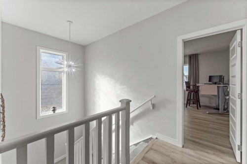 804 Shawnee Terrace Sw, Calgary, AB - Indoor Photo Showing Other Room