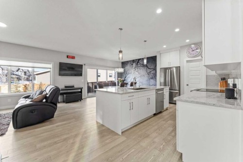 804 Shawnee Terrace Sw, Calgary, AB - Indoor Photo Showing Kitchen With Upgraded Kitchen