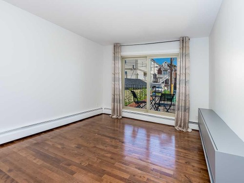 303-410 1 Avenue Ne, Calgary, AB - Indoor Photo Showing Other Room