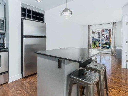 303-410 1 Avenue Ne, Calgary, AB - Indoor Photo Showing Kitchen