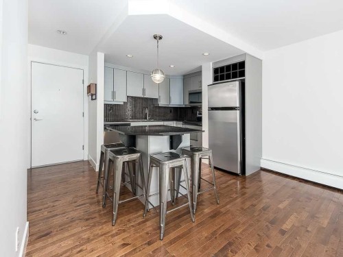 303-410 1 Avenue Ne, Calgary, AB - Indoor Photo Showing Kitchen