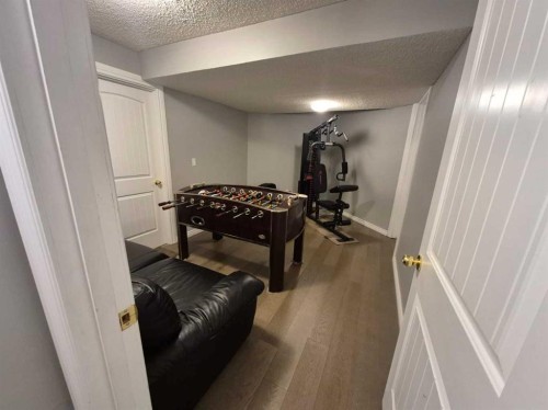 422 Bridlecreek Green Sw, Calgary, AB - Indoor Photo Showing Other Room