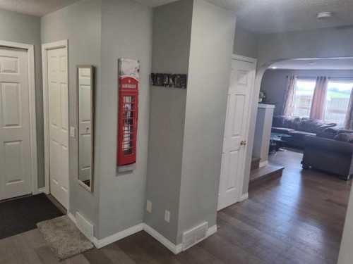 422 Bridlecreek Green Sw, Calgary, AB - Indoor Photo Showing Other Room