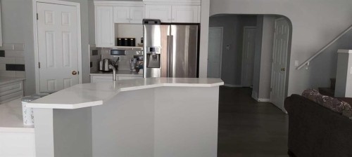 422 Bridlecreek Green Sw, Calgary, AB - Indoor Photo Showing Kitchen