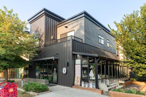 4507 17 Street Sw, Calgary, AB - Outdoor