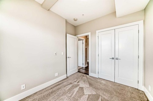 115-1702 17 Avenue Sw, Calgary, AB - Indoor Photo Showing Other Room