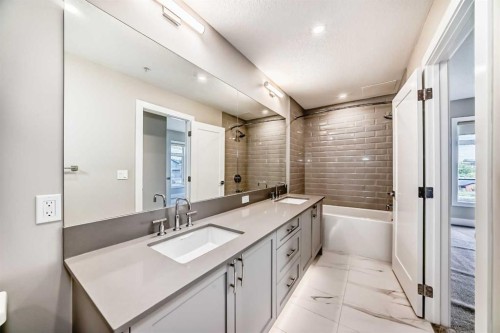 115-1702 17 Avenue Sw, Calgary, AB - Indoor Photo Showing Bathroom