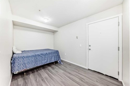 4513-4641 128 Avenue Ne, Calgary, AB - Indoor Photo Showing Bedroom