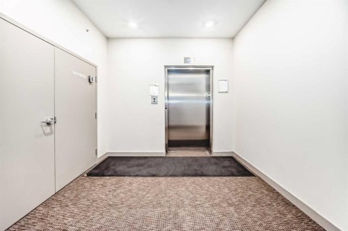 4513-4641 128 Avenue Ne, Calgary, AB - Indoor Photo Showing Other Room