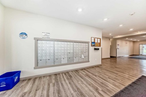 4513-4641 128 Avenue Ne, Calgary, AB - Indoor Photo Showing Other Room