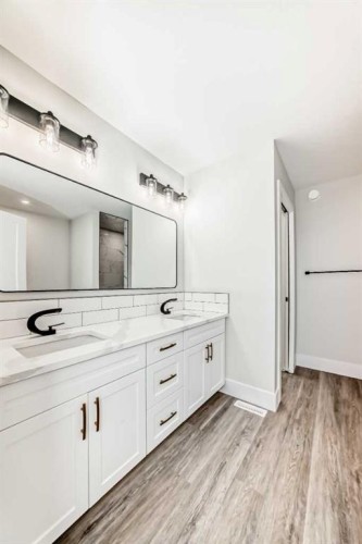 27 Williams Avenue, Olds, AB - Indoor Photo Showing Kitchen
