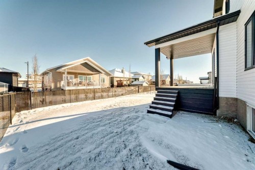 27 Williams Avenue, Olds, AB - Outdoor