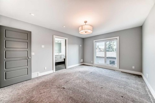 2414 31 Avenue Sw, Calgary, AB - Indoor Photo Showing Other Room