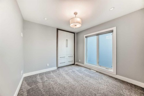 2414 31 Avenue Sw, Calgary, AB - Indoor Photo Showing Other Room