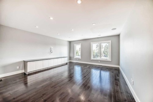 2414 31 Avenue Sw, Calgary, AB - Indoor Photo Showing Other Room