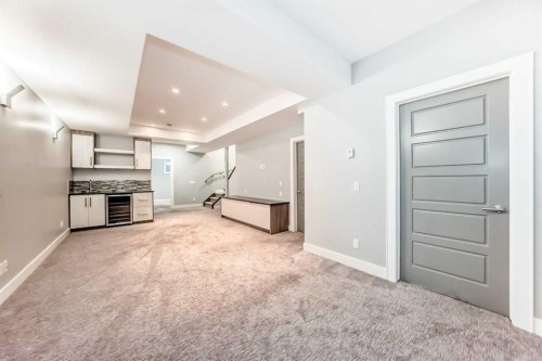 2414 31 Avenue Sw, Calgary, AB - Indoor