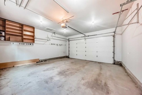 2414 31 Avenue Sw, Calgary, AB - Indoor Photo Showing Garage