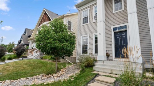 221 Elgin Place Se, Calgary, AB - Outdoor With Facade