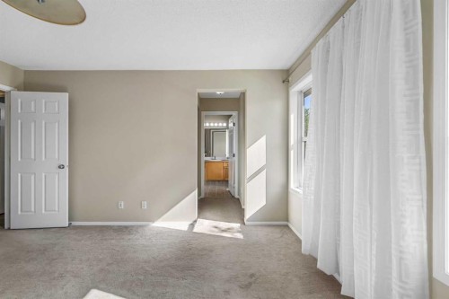 89 Mckenzie Towne Drive Se, Calgary, AB - Indoor Photo Showing Other Room