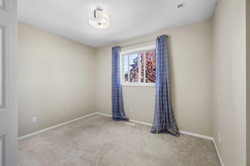 89 Mckenzie Towne Drive Se, Calgary, AB - Indoor