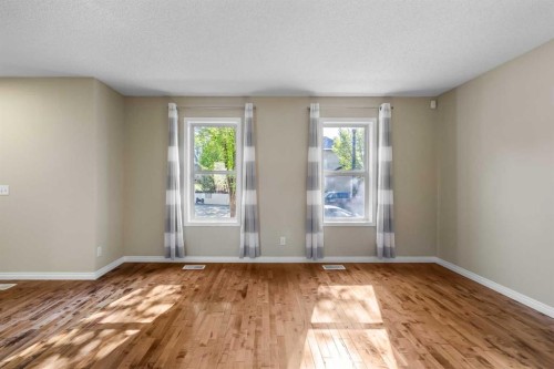 89 Mckenzie Towne Drive Se, Calgary, AB - Indoor Photo Showing Other Room