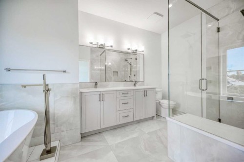 2006 26A Street Sw, Calgary, AB - Indoor Photo Showing Bathroom